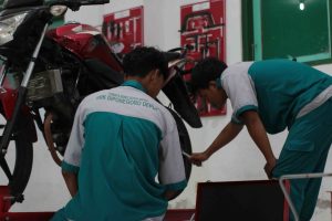 Servis Honda Gratis di SMK Diponegoro Depok: Rezeki Anak Sholeh dan Penyelamat Dompet Warga