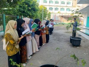 Kamis Batik di MADIPO: Ketika Sarung dan Corak Bebas Menjelaskan Makna Bhinneka Tunggal Ika